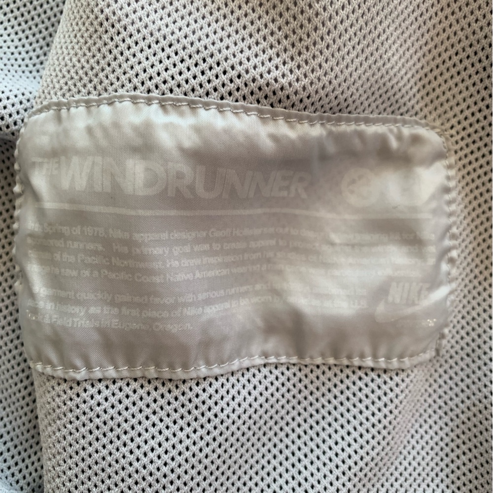 EUC Nike Men Sportwear Windrunner Jacket Size M in Grey/White/Black Combo - Picture 7 of 13